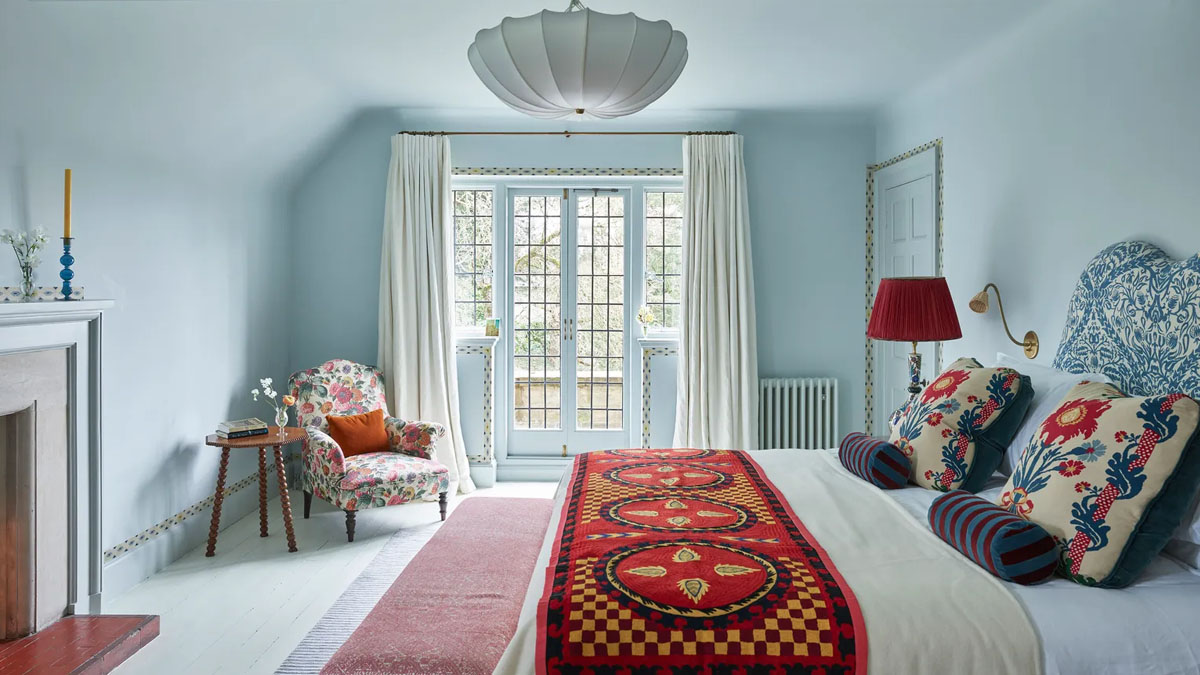 choosing-the-best-bedroom-furniture-for-your-spare-room